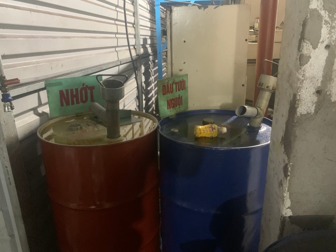 Lubricant oil and cooler water.jpg